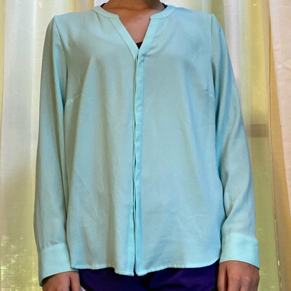“Apt. 9” turquoise blouse. Size large. Worn once or twice. Excellent condition! - Picture 1 of 3